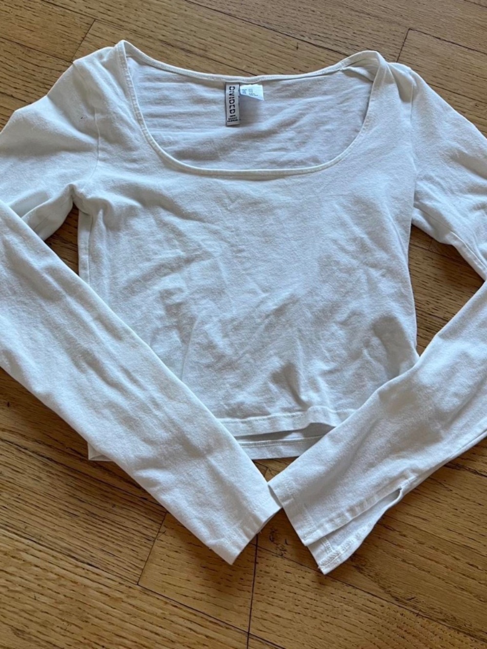 H&M Women's White Long Sleeve Crop-top
